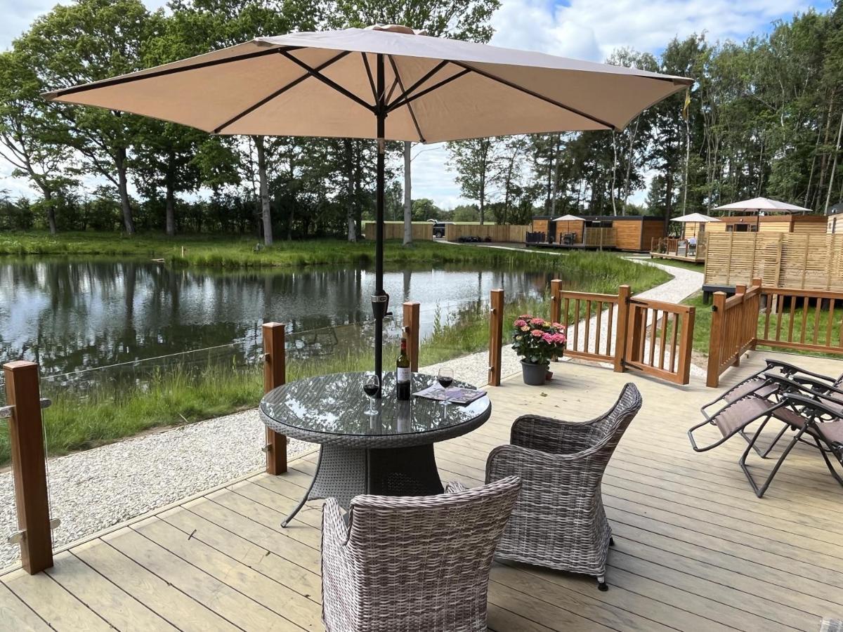 Oak Boutique Lodge Includes Hot Tub Air Con & Dog Йорк Екстер'єр фото